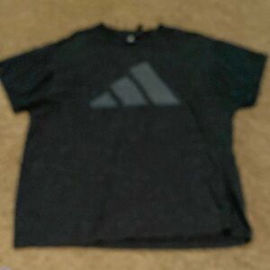 Adidas T-shirt